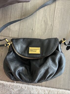 Marc Jacobs Black Pebbled Leather Shoulder Bag with Gold Plaque